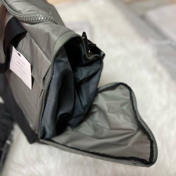 Nike BA5542-004 Vapor Power Duffel Bag - NEW - Picture 5 of 9